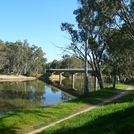 Birch Motel Tocumwal Exterior photo