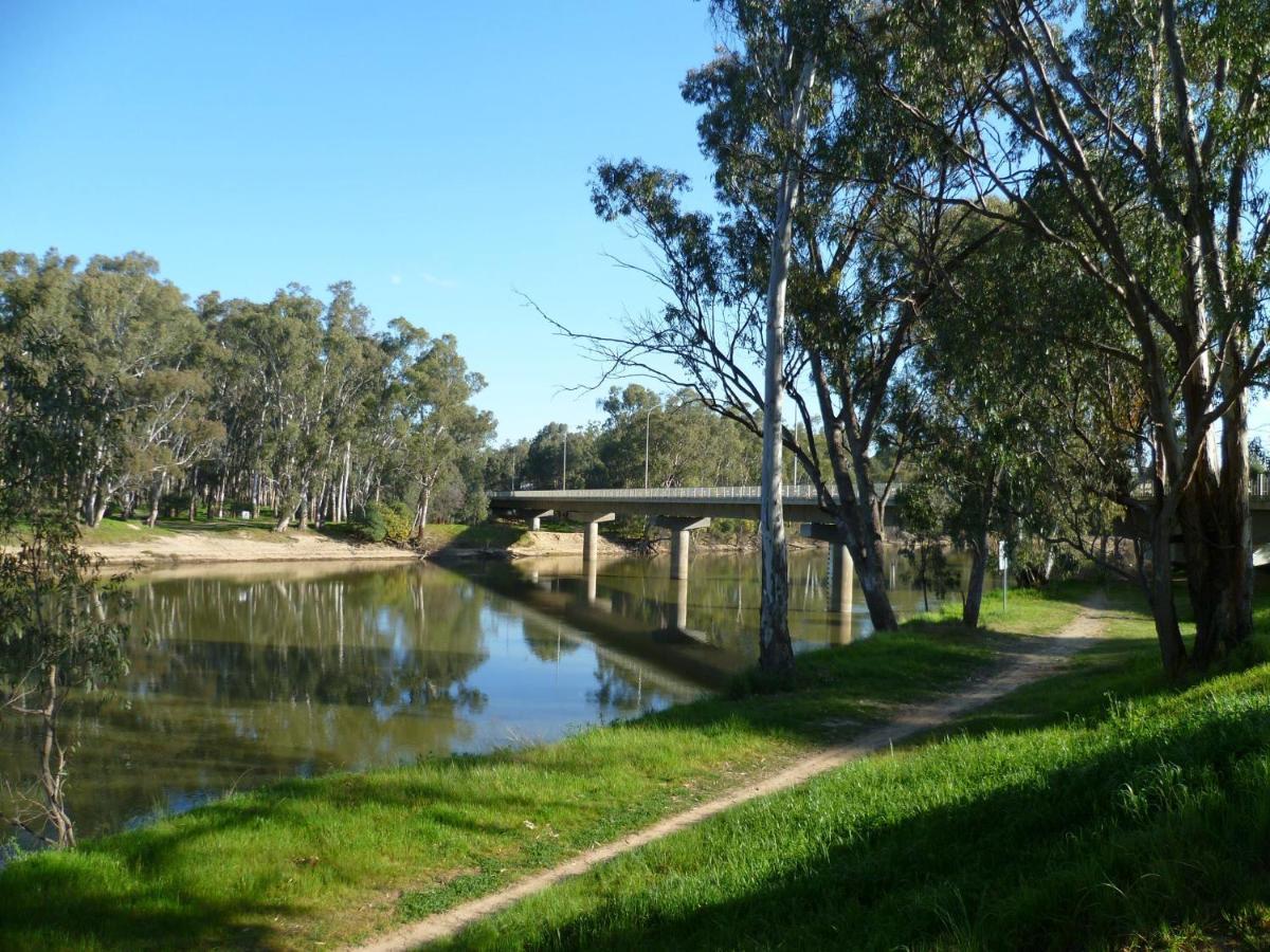 Birch Motel Tocumwal Exterior photo